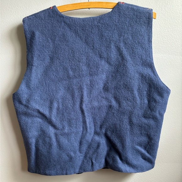 Vintage Tantrums Blue Embroidered Flowers Vest Size Large Wool Blend - Picture 2 of 4